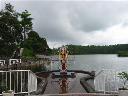Lac Sacre.jpg